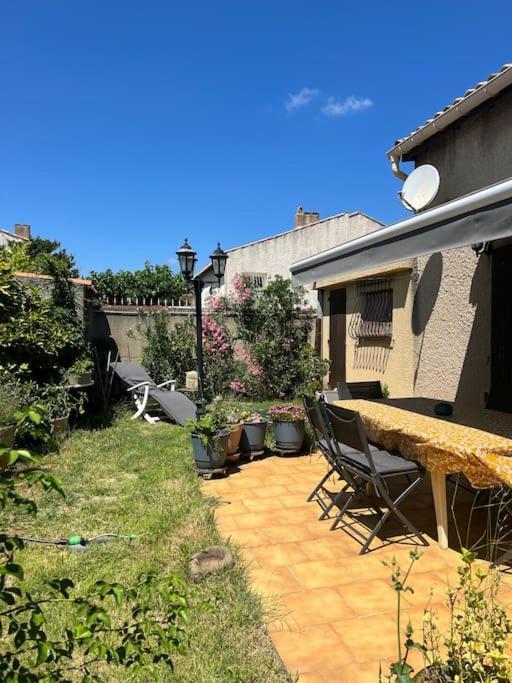 Maison Familiale Idealement Situee Avec Tout Le Confort نيم المظهر الخارجي الصورة