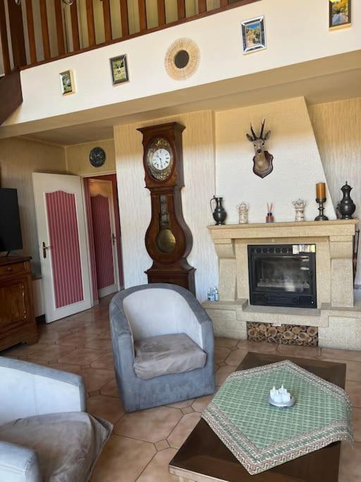 Maison Familiale Idealement Situee Avec Tout Le Confort نيم المظهر الخارجي الصورة